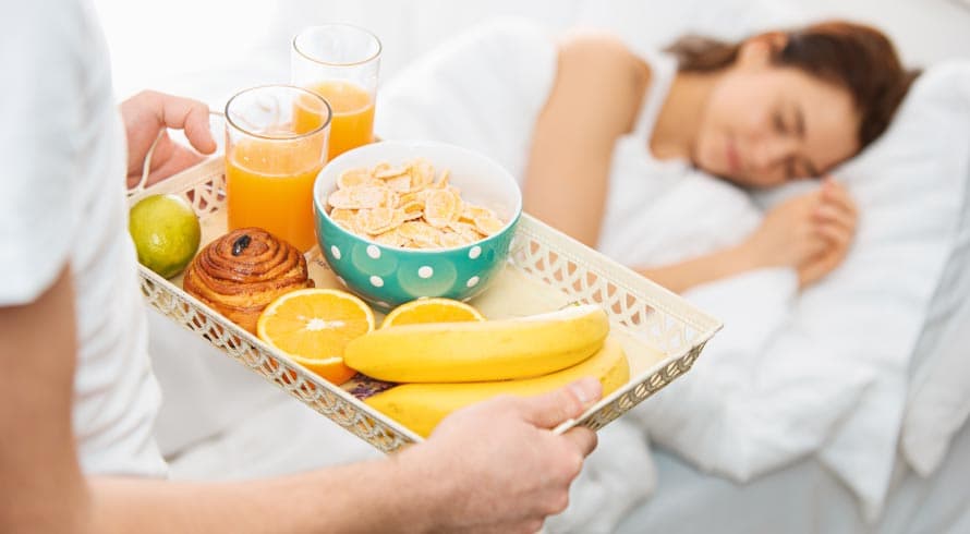 ALIMENTOS QUE MELHORAM O SONO: SAIBA QUAIS INCLUIR NA DIETA