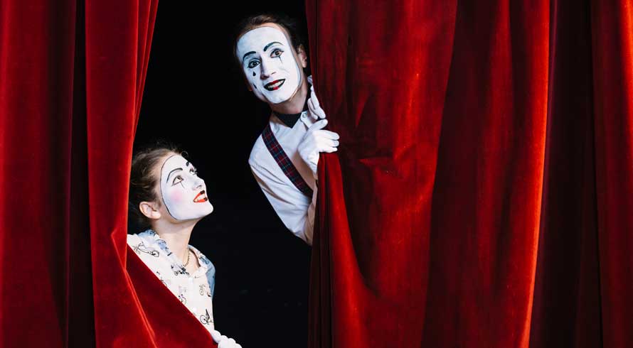 19 de agosto: um viva super especial para todos os artistas do teatro brasileiro!