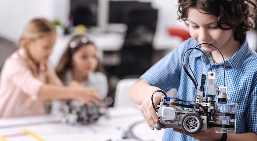 Conheça as diferenças entre criança superdotada e inteligente