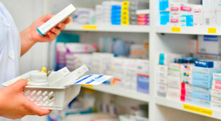 UCAM oferece cursos de pós-graduação, à distância, em "Farmácia"