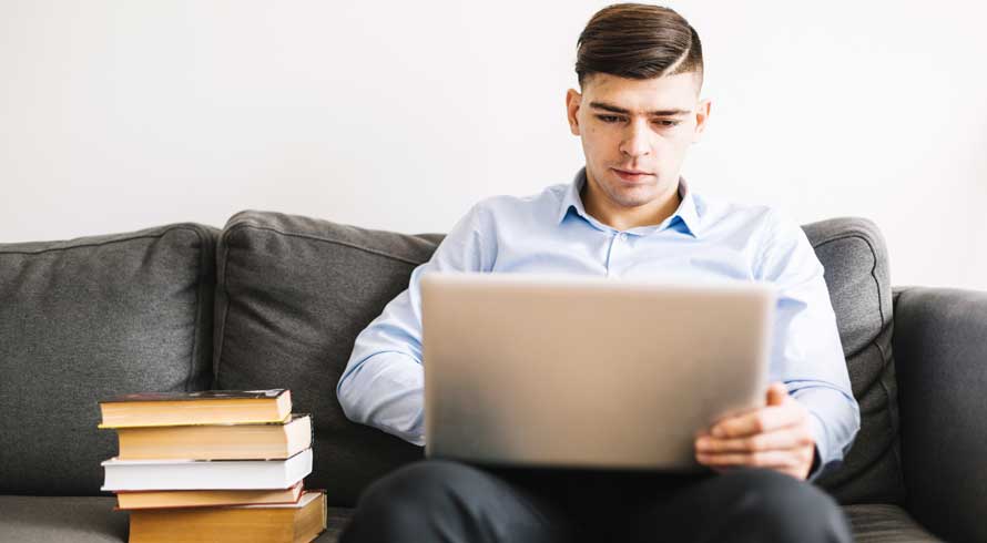 UCAM oferece cursos de pós-graduação, à distância, na área de Educação. Confira!