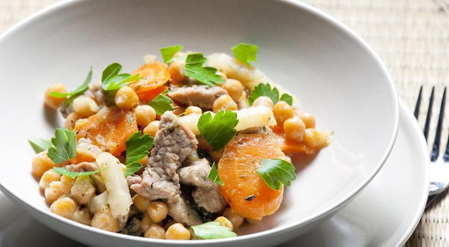 Varie nas refeições! Substitua o feijão, de vez em quando, por leguminosas que, cheias de fibras, ajudam no controle da glicemia e do colesterol